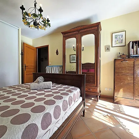 Belle Maison Mas Grenier - 14 Personnes - 11 Lits - Piscine Privee - Grand Jardin - Jeux Enfants - Parking Gratuit Sur Place