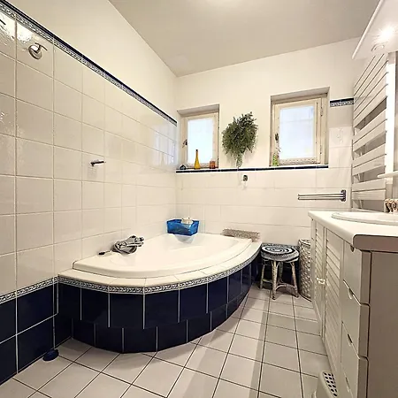 Casa de Férias Belle Maison Mas Grenier - 14 Personnes - 11 Lits - Piscine Privee - Grand Jardin - Jeux Enfants - Parking Gratuit Sur Place Mas-Grenier