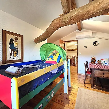 Casa de Férias Belle Maison Mas Grenier - 14 Personnes - 11 Lits - Piscine Privee - Grand Jardin - Jeux Enfants - Parking Gratuit Sur Place