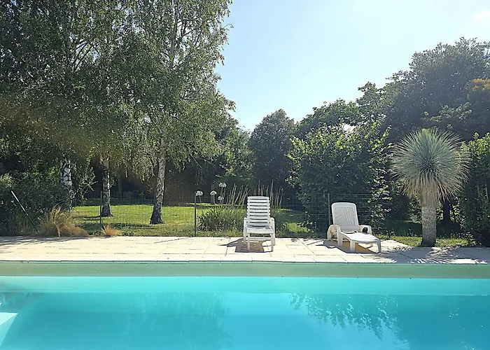 Belle Maison Mas Grenier - 14 Personnes - 11 Lits - Piscine Privee - Grand Jardin - Jeux Enfants - Parking Gratuit Sur Place Mas-Grenier