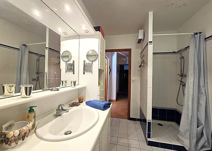 Σπίτι διακοπών Belle Maison Mas Grenier - 14 Personnes - 11 Lits - Piscine Privee - Grand Jardin - Jeux Enfants - Parking Gratuit Sur Place Mas-Grenier